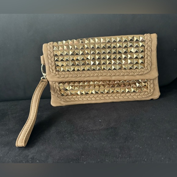 BEBE Beautiful Studded Beige Kissey Clutch Wristlet - Picture 1 of 13